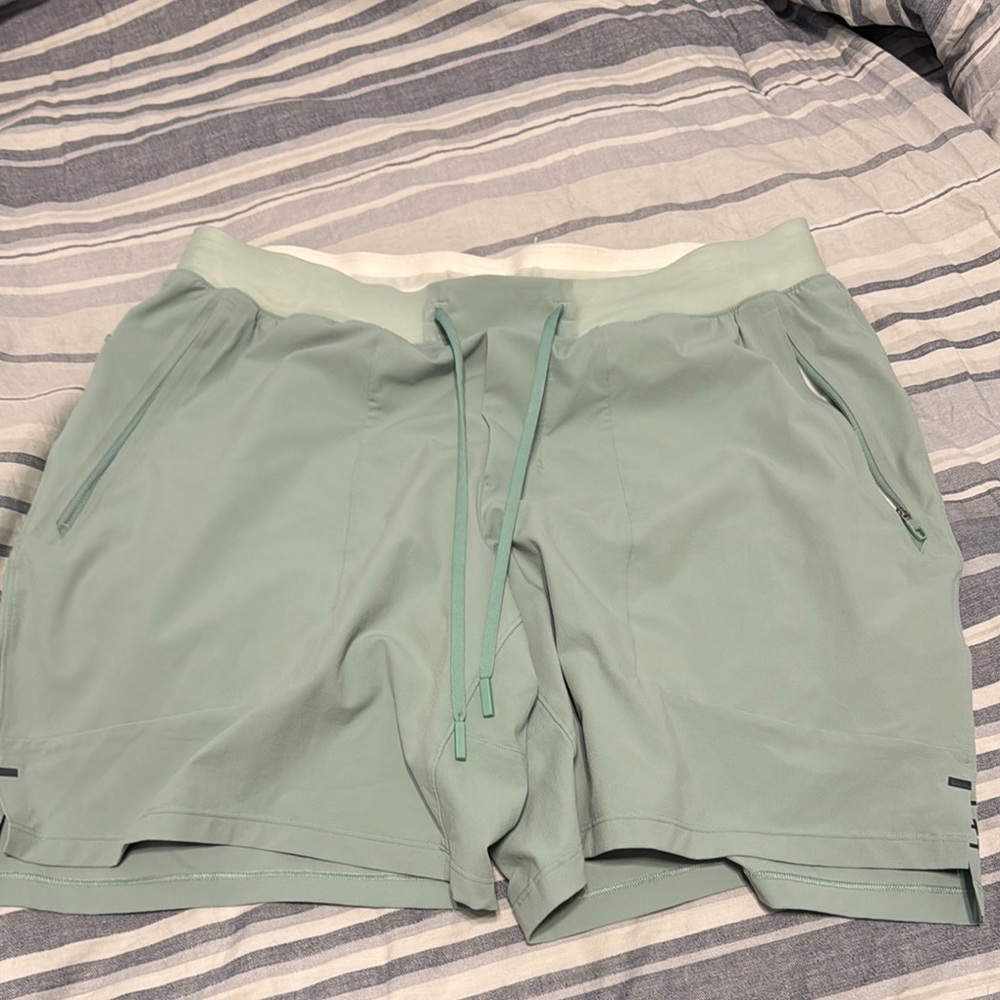 License to train Lululemon men’s short